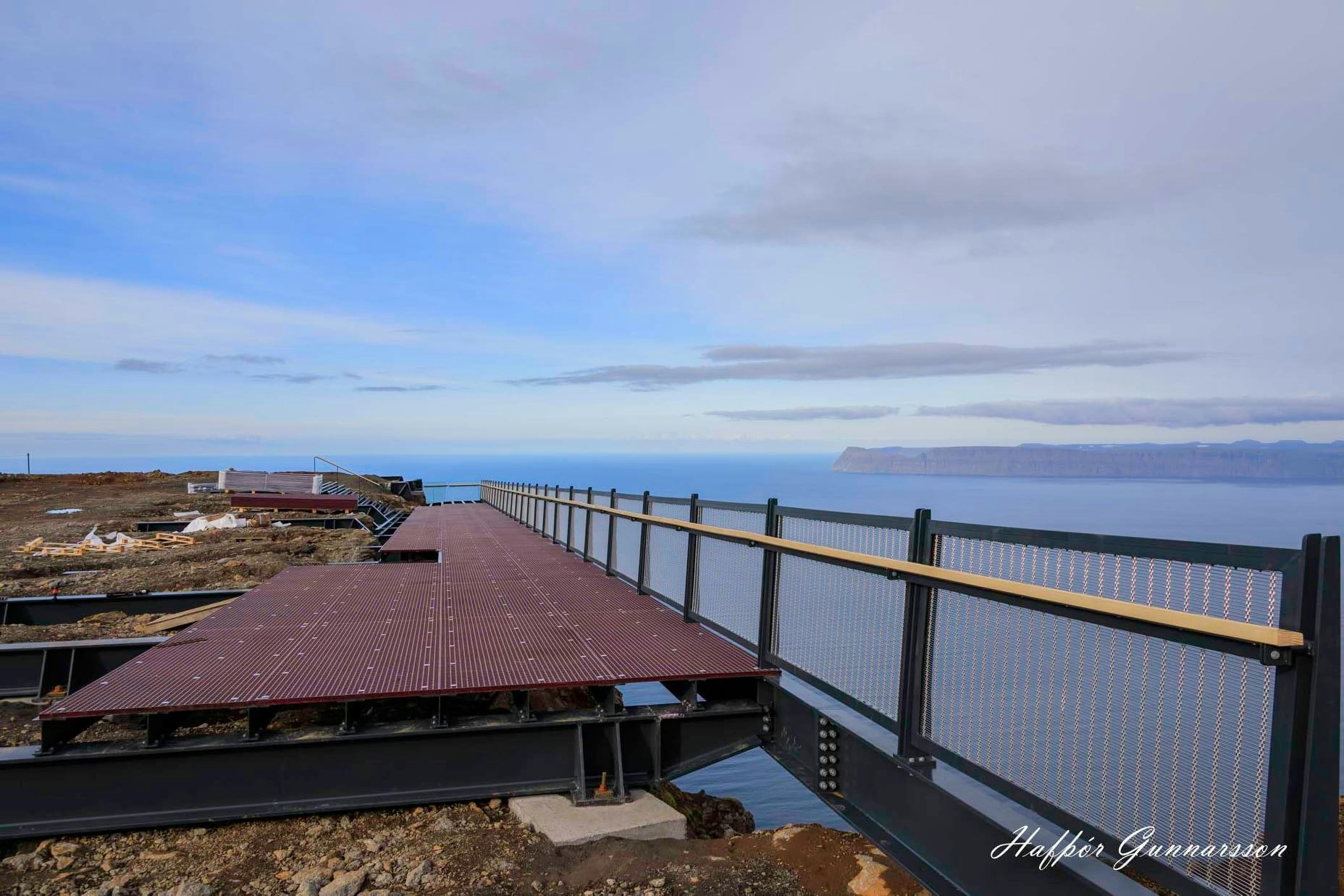 First of-its-kind universally accessible viewing platform at 640m elevation.
