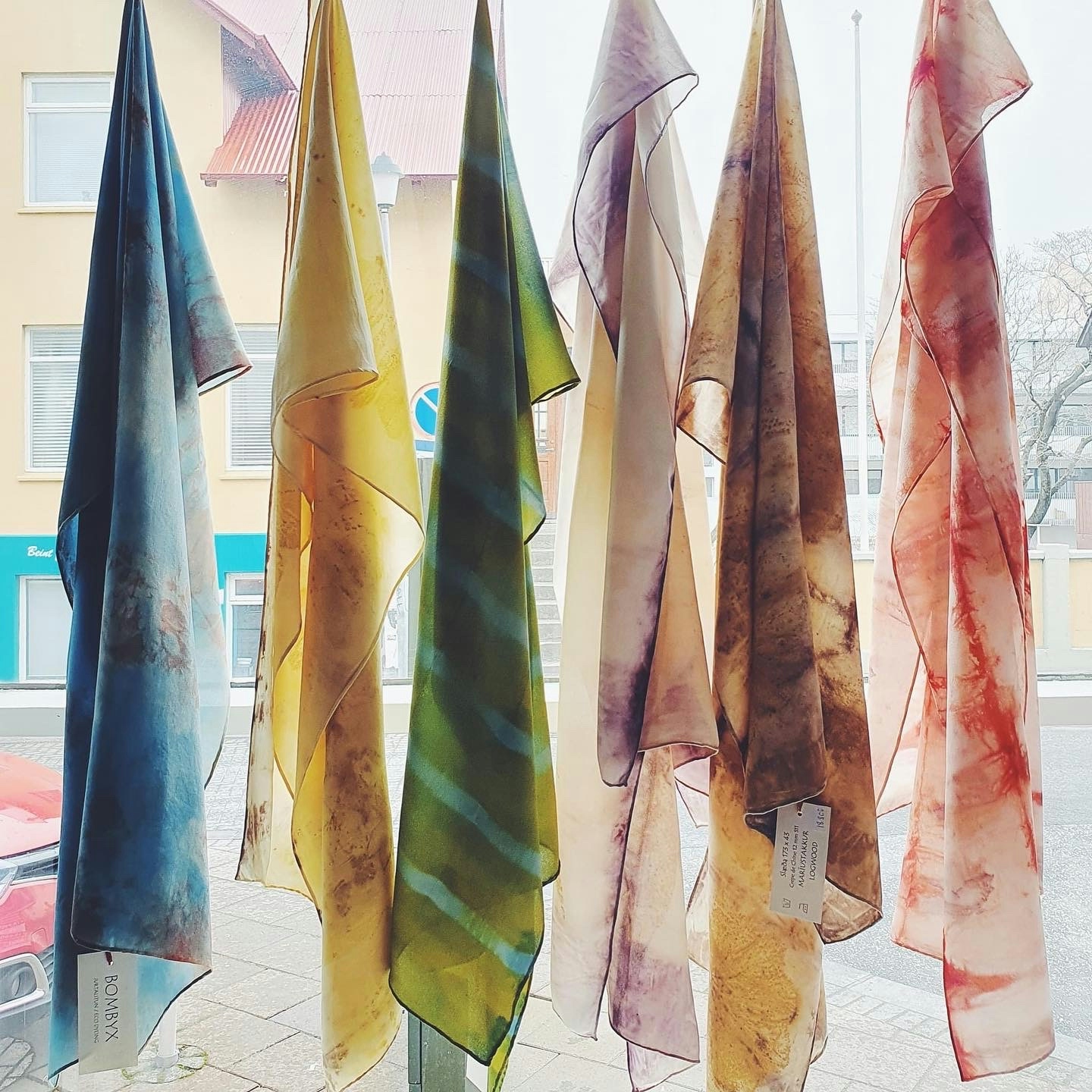 Silk scarfs for sale in Skumaskot Skolavordustig 21a 